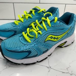 **NEW IN BOX**Women’s Saucony 9.5M Oasis Grid